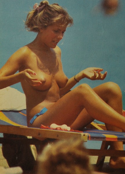 Era l'estate 1982 e le foto in topless di Isabella Ferrari campeggiavano